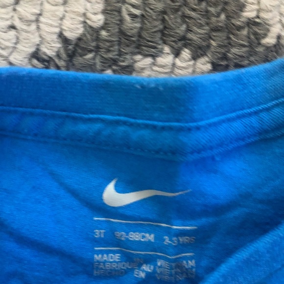 Nike Tee - Picture 2 of 3